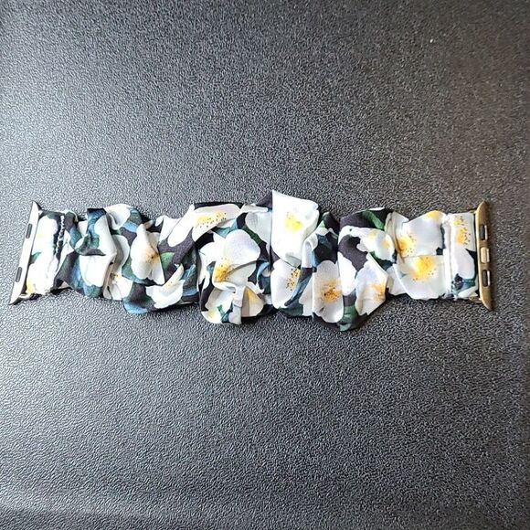 Apple Watch bans 🌸 Flower 🌸 - Picture 2 of 4